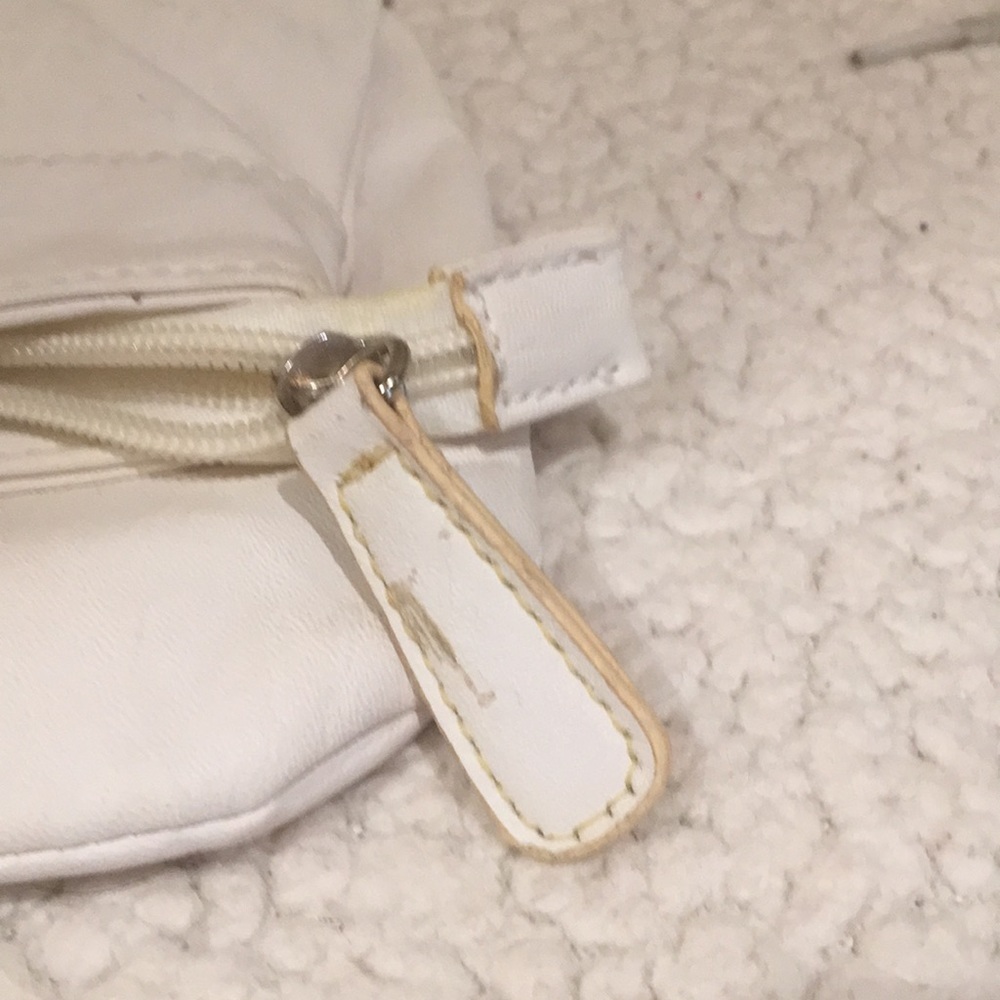 New York & company White wristlet - Used - Picture 3 of 8